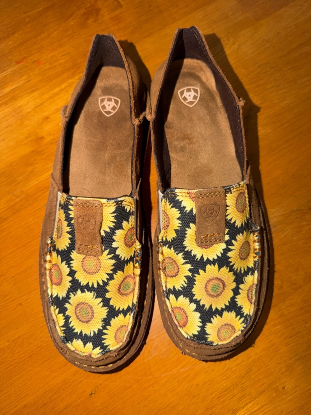 ARIAT WOMEN'S FIELD OF SUN CRUISER SHOES - MOC TOE